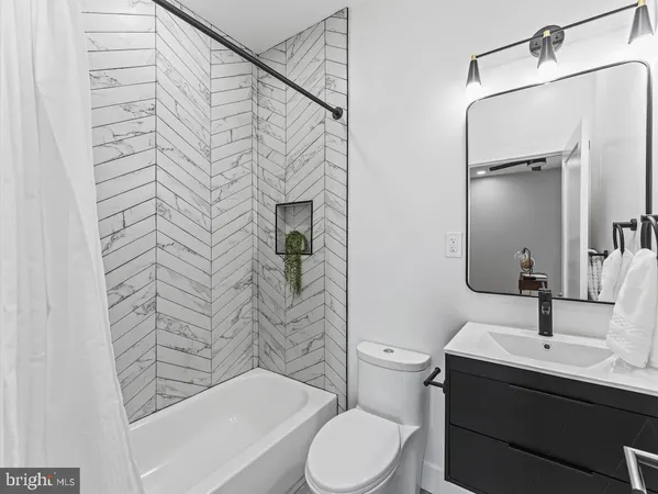 $4,700 | 4318 7th Street Northwest, Unit 2, Washington, DC 20011