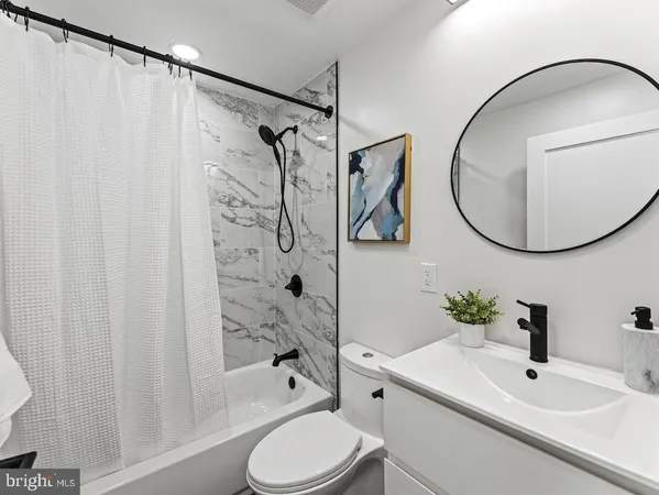 $4,700 | 4318 7th Street Northwest, Unit 2, Washington, DC 20011