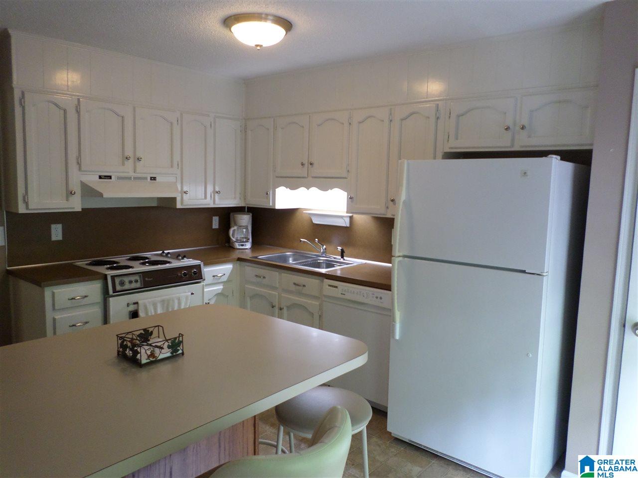 1527 Tropical Lane Alabaster, AL 35007 - Photo 13 of 24