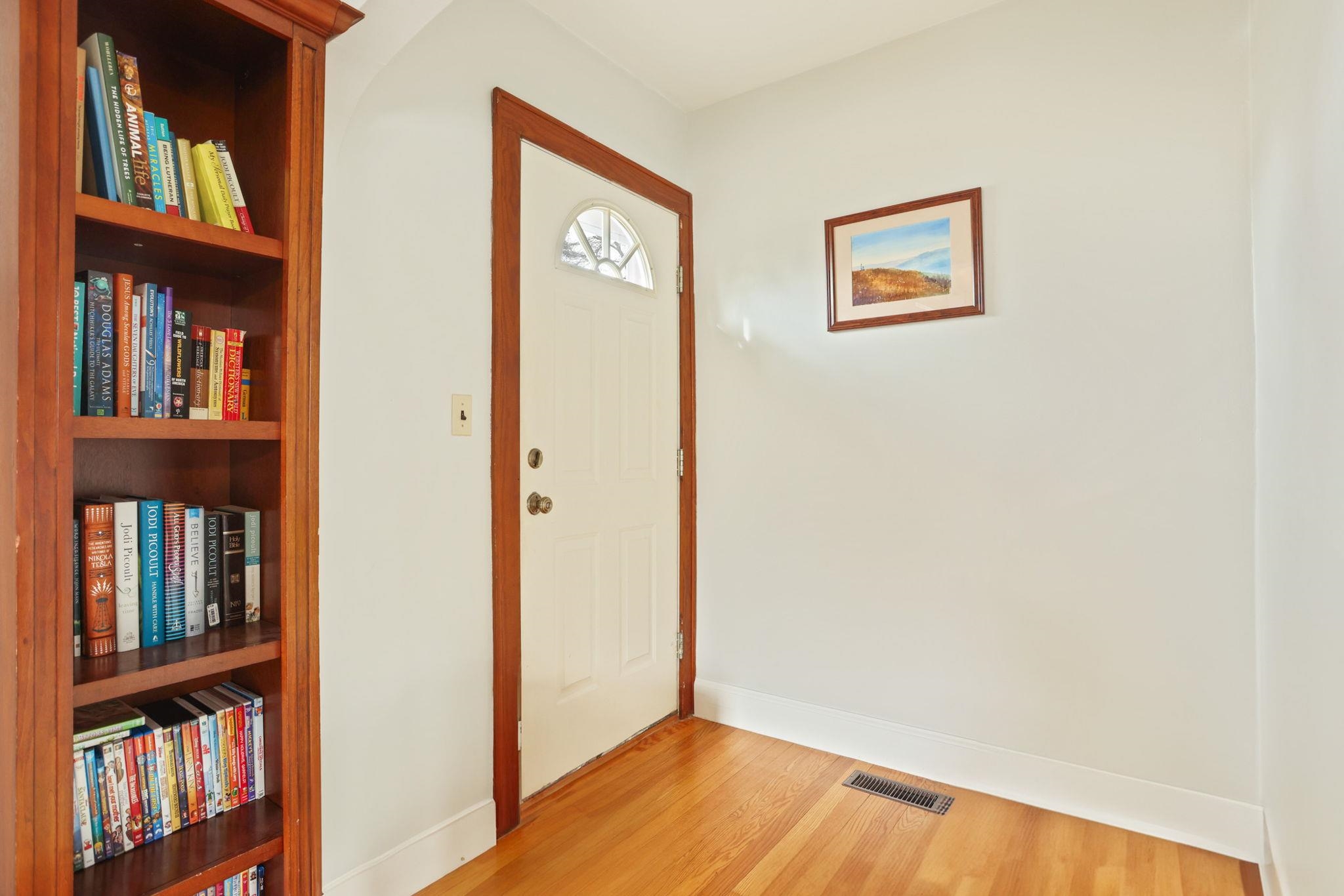 1743 Midland Road Bay City, MI 48706 - Photo 6 of 51 50172596-64782a87-e1d6-4a05-bb8d-7115941e5ee3.JPG