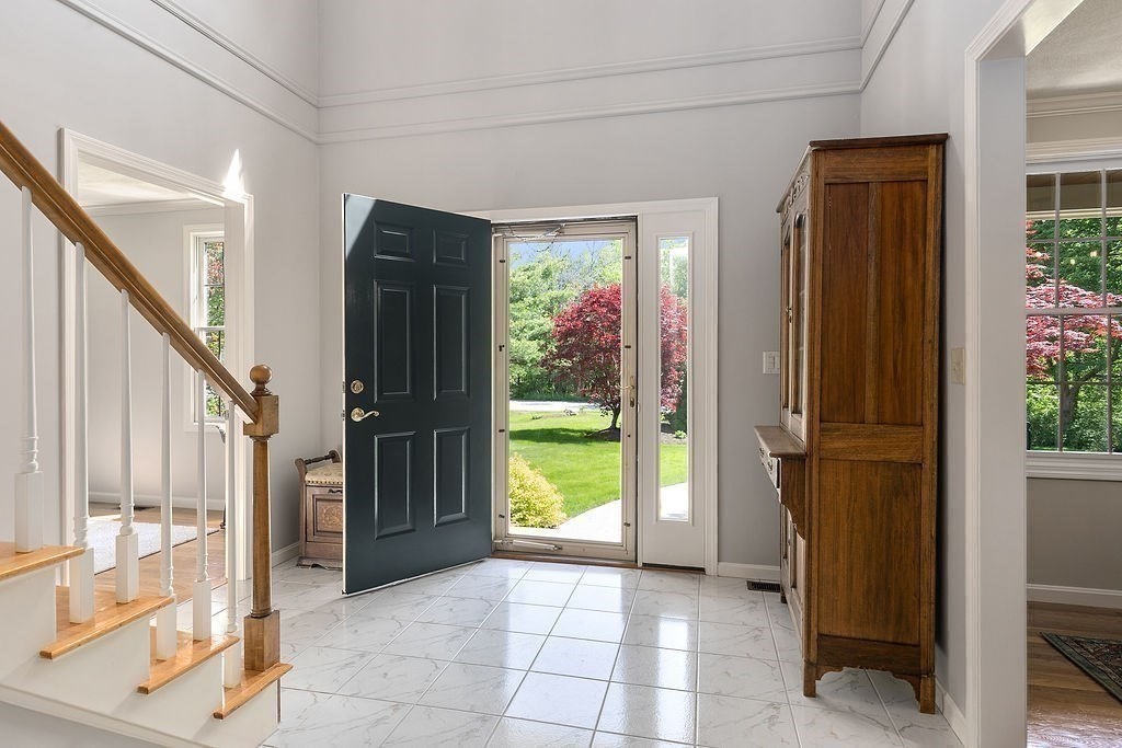 19 Candlestick Road North Andover, MA 01845 - Photo 8 of 42 Gallery Image 8