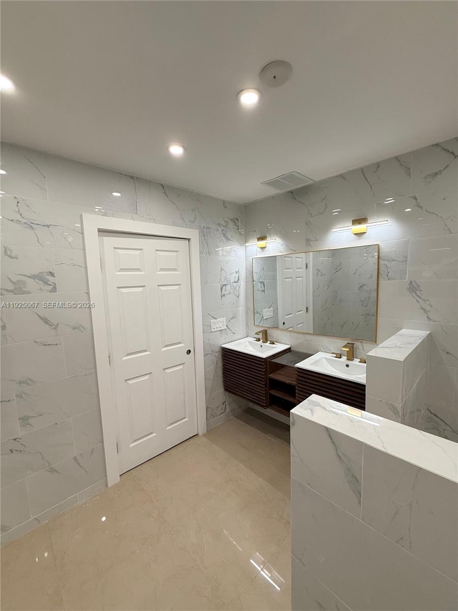 1007 Northwest 120th Street North Miami, FL 33168 - Photo 8 of 36