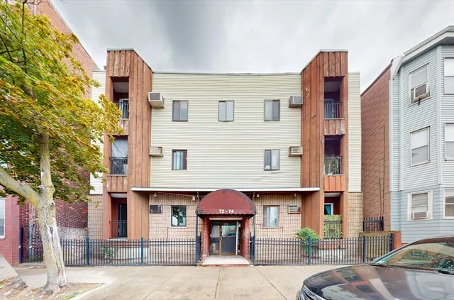 $514,900 | 72-74 Chelsea Street, Unit 9, Boston, MA 02128