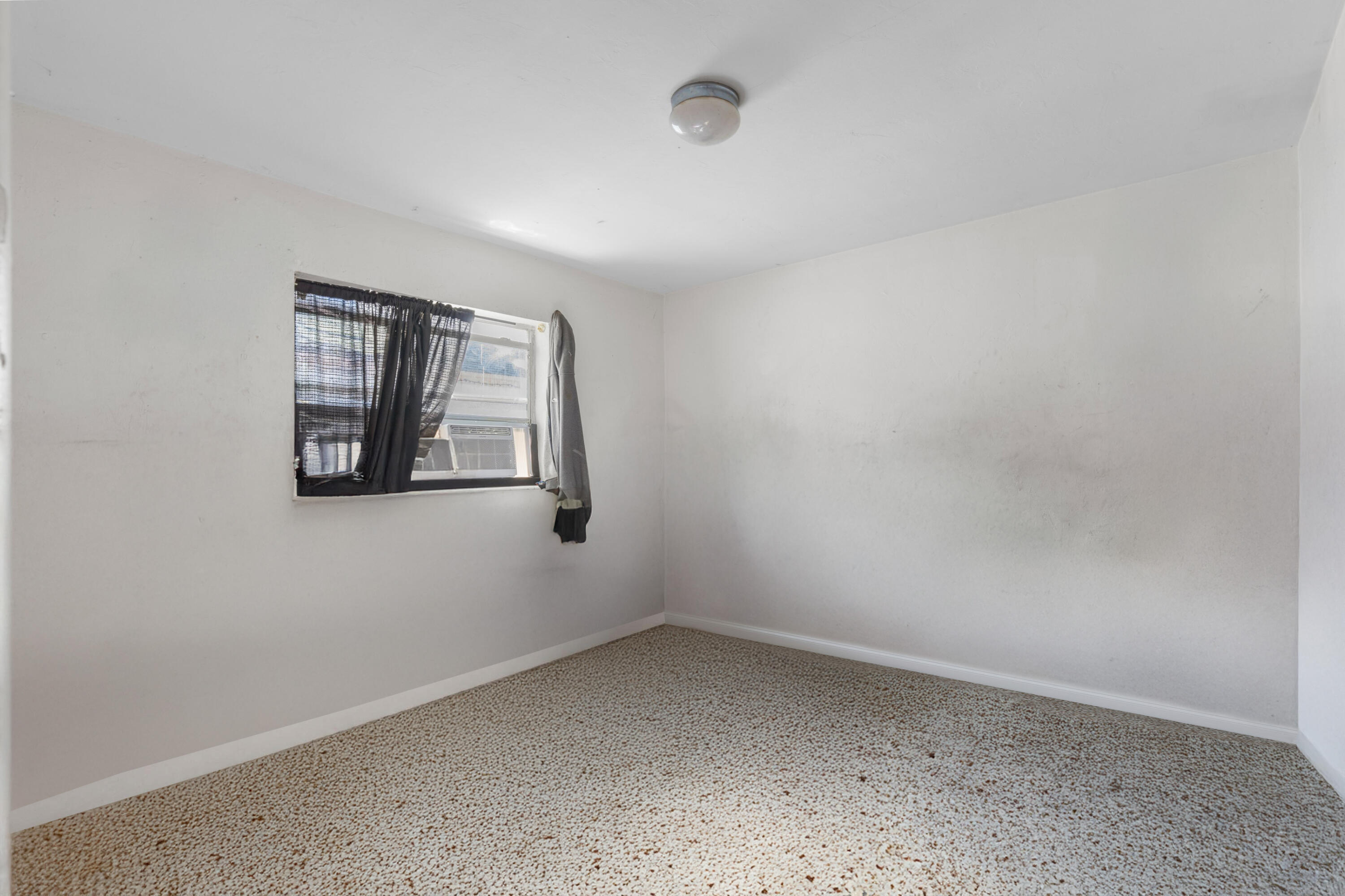 129 Southwest 6th Avenue Delray Beach, FL 33444 - Photo 8 of 33 Primary Bedroom