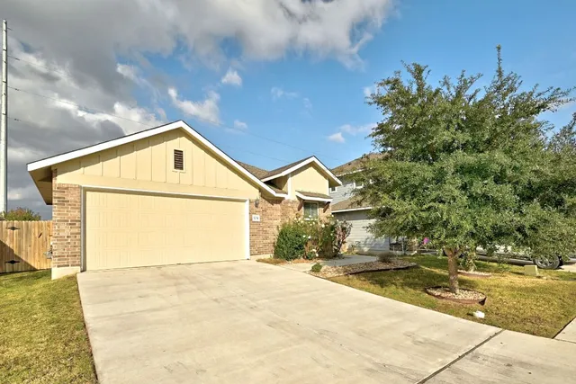 $1,900 | 104 Crooked Trail, Bastrop, TX 78602