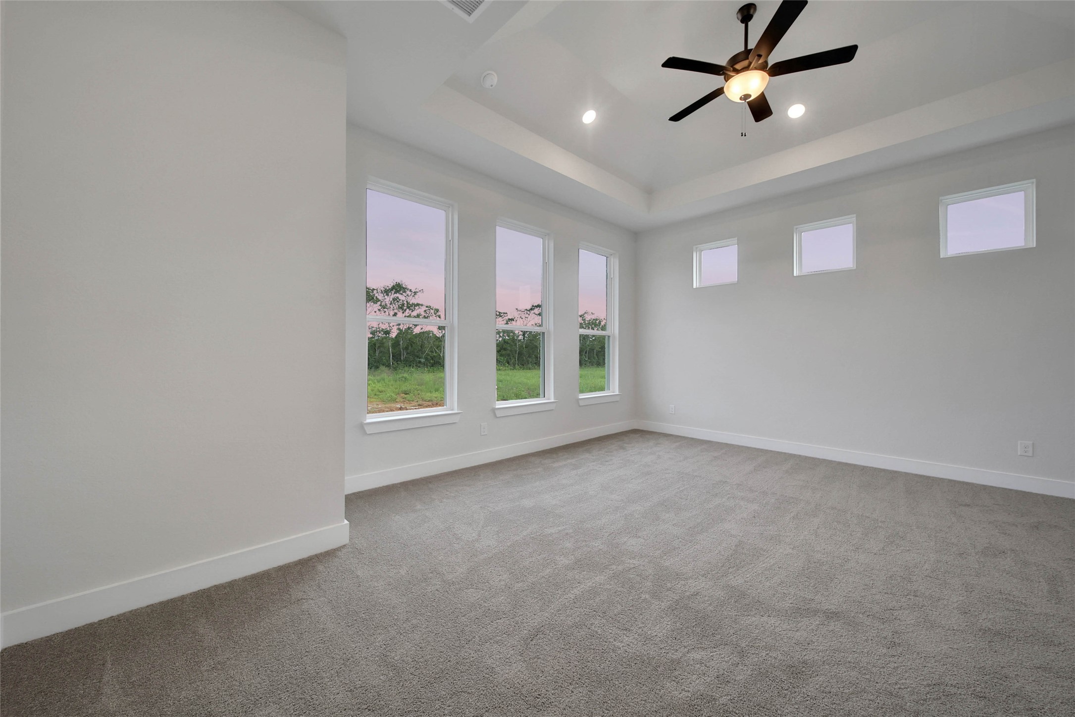 4610 Magnolia Bend Drive Rosharon, TX 77583 - Photo 18 of 48 a view of a livingroom with a ceiling fan and window