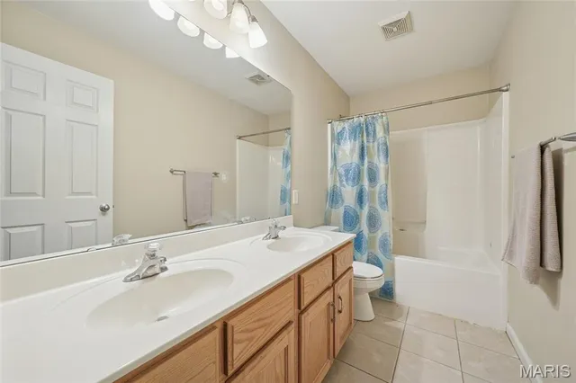 $385,000 | 956 Shadow Pine Drive, Fenton, MO 63026