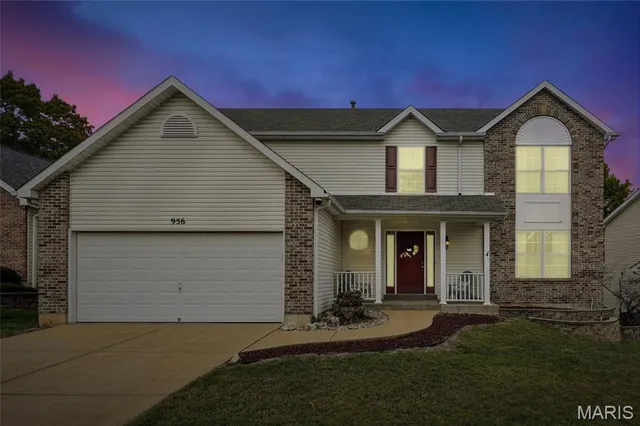 $385,000 | 956 Shadow Pine Drive, Fenton, MO 63026