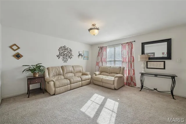 $385,000 | 956 Shadow Pine Drive, Fenton, MO 63026