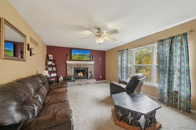 $385,000 | 956 Shadow Pine Drive, Fenton, MO 63026