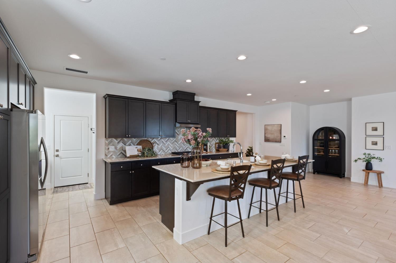 1022 Moonrise Way Madera, CA 93636 - Photo 17 of 57