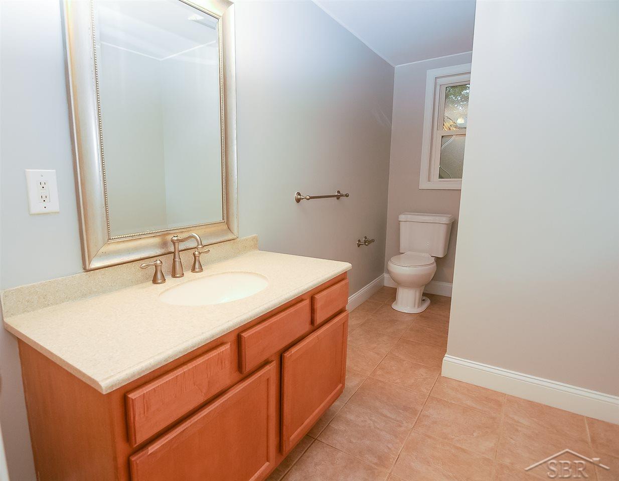 4535 Shattuck Road Saginaw, MI 48603 - Photo 11 of 16 50002986-10.JPG