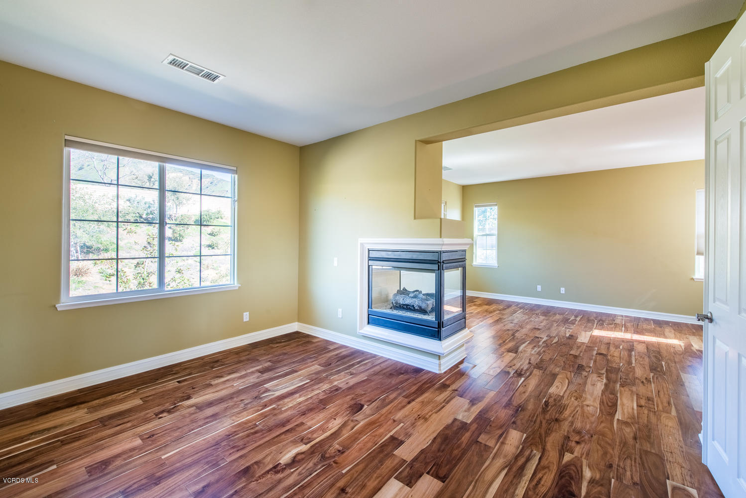 3708 Red Hawk Court Simi Valley, CA 93063 - Photo 12 of 27 Master Seating Area