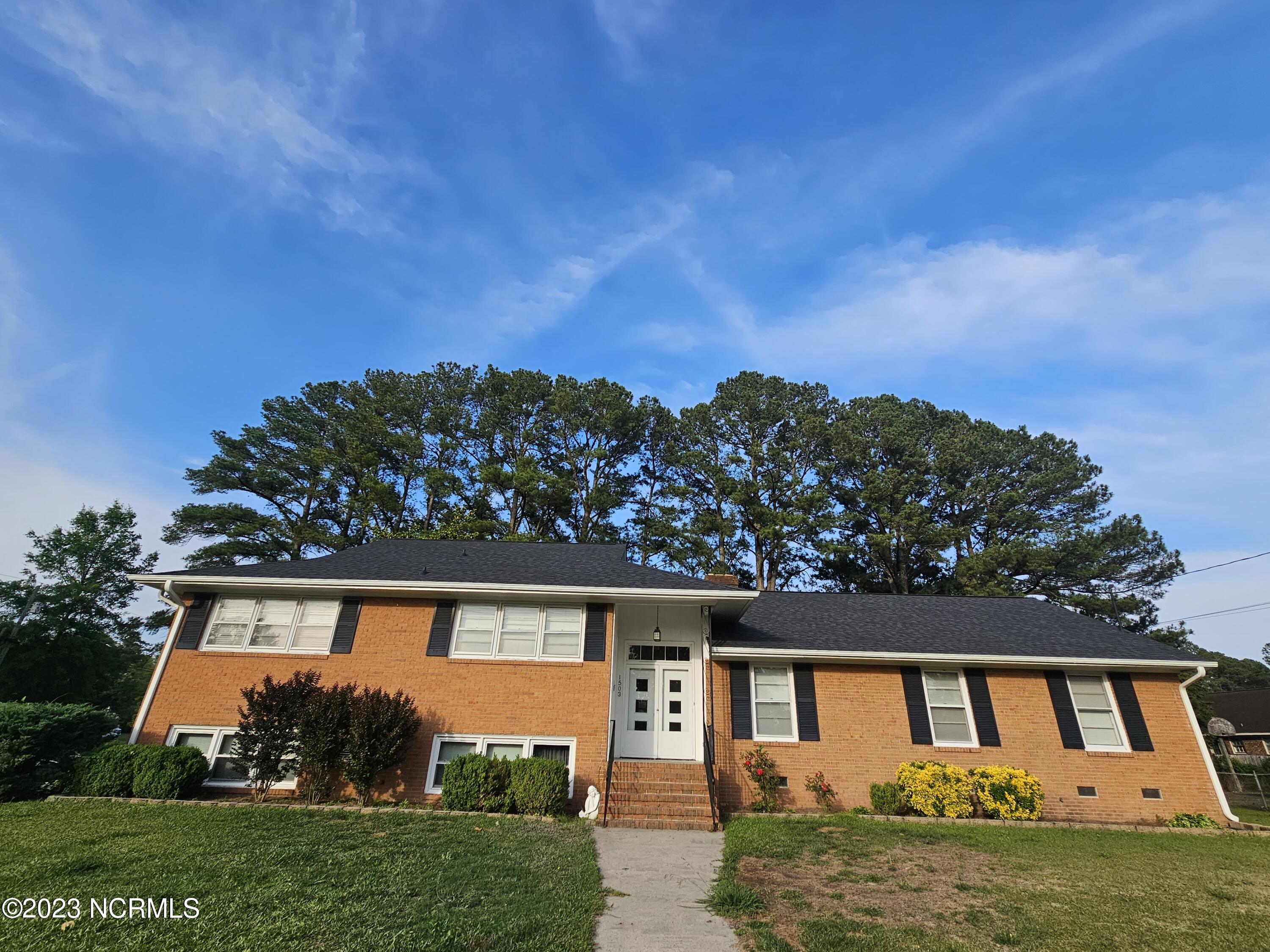 1503 Hardee Road Kinston, NC 28504 - Photo 2 of 33 20230523_183516