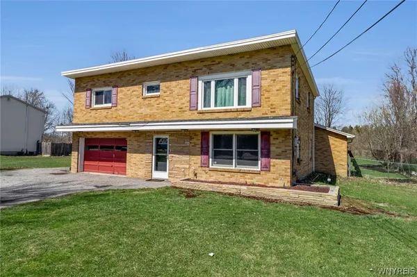$309,900 | 2981 Krueger Road, Wheatfield, NY 14120