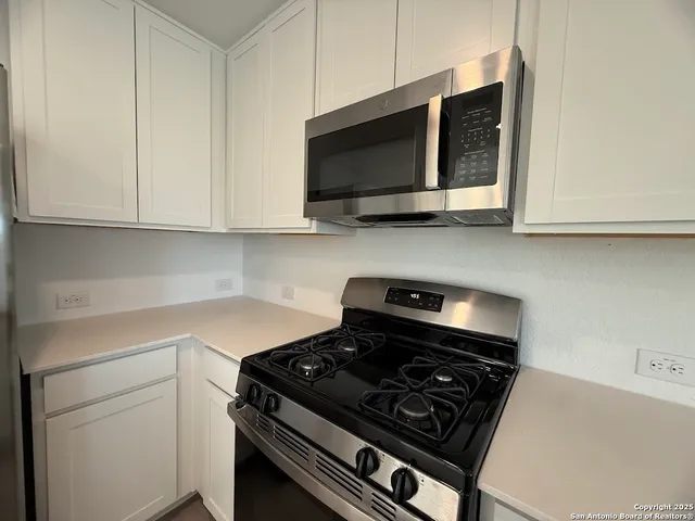 $1,445 | 204 Ottawa Way, New Braunfels, TX 78130