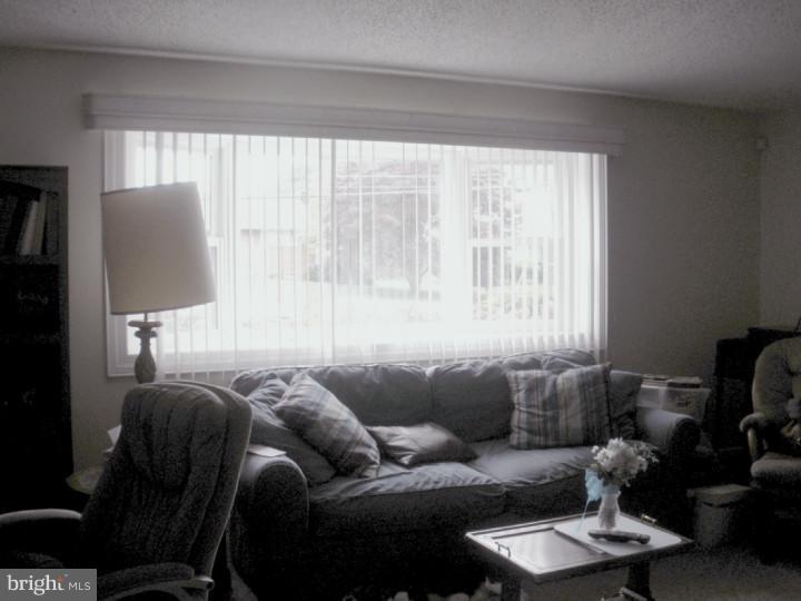 2665 Weir Road Aston, PA 19014 - Photo 12 of 12 Living Room