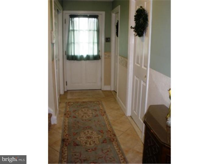 2665 Weir Road Aston, PA 19014 - Photo 5 of 12 Foyer