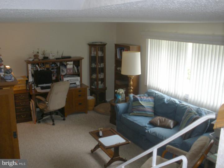 2665 Weir Road Aston, PA 19014 - Photo 6 of 12 Living Room