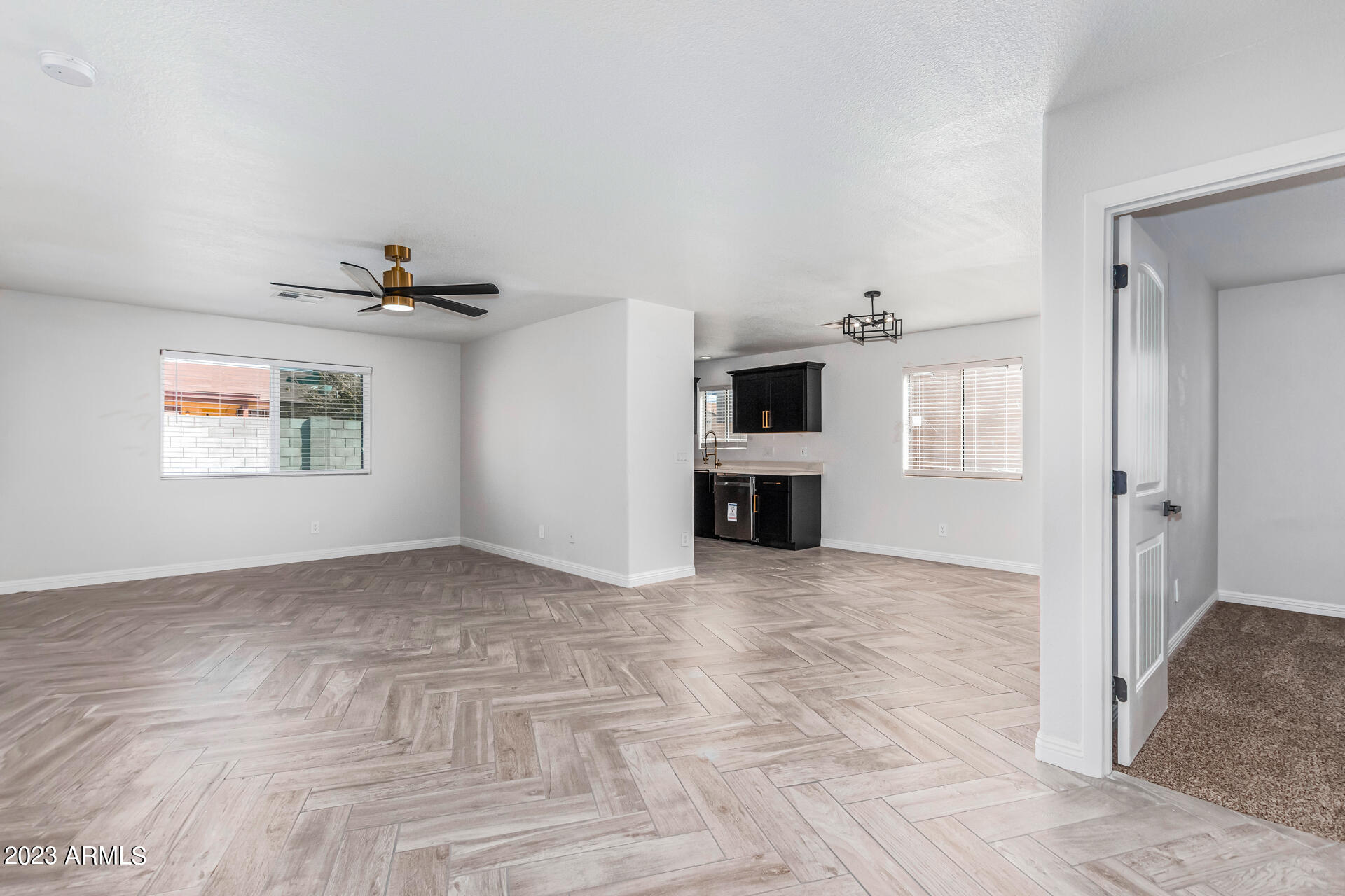 2127 West Roeser Road Phoenix, AZ 85041 - Photo 6 of 27 06 - Roeser 2127