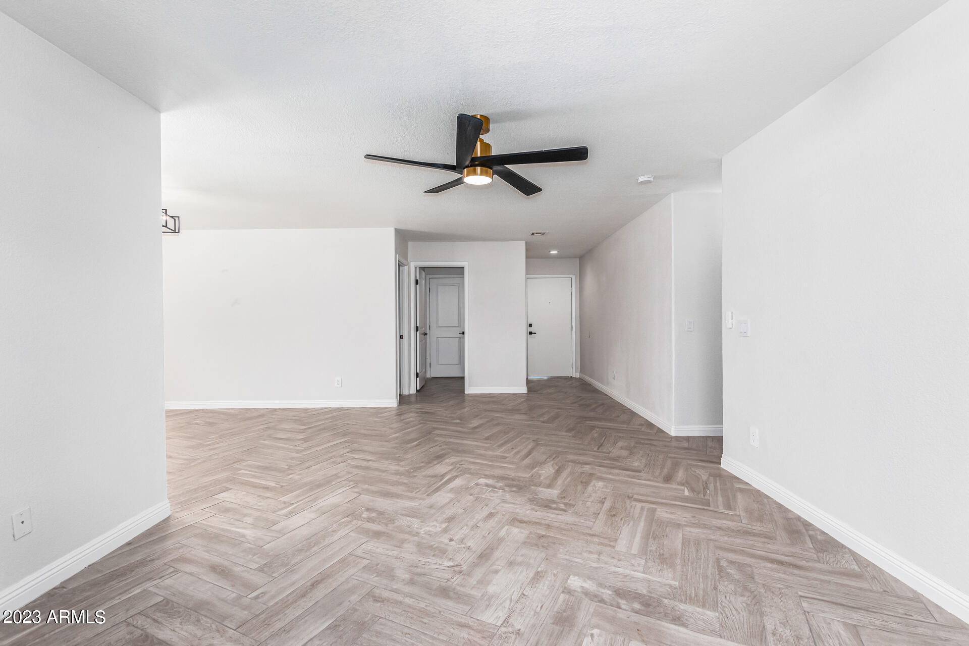 2127 West Roeser Road Phoenix, AZ 85041 - Photo 8 of 27 08 - Roeser 2127