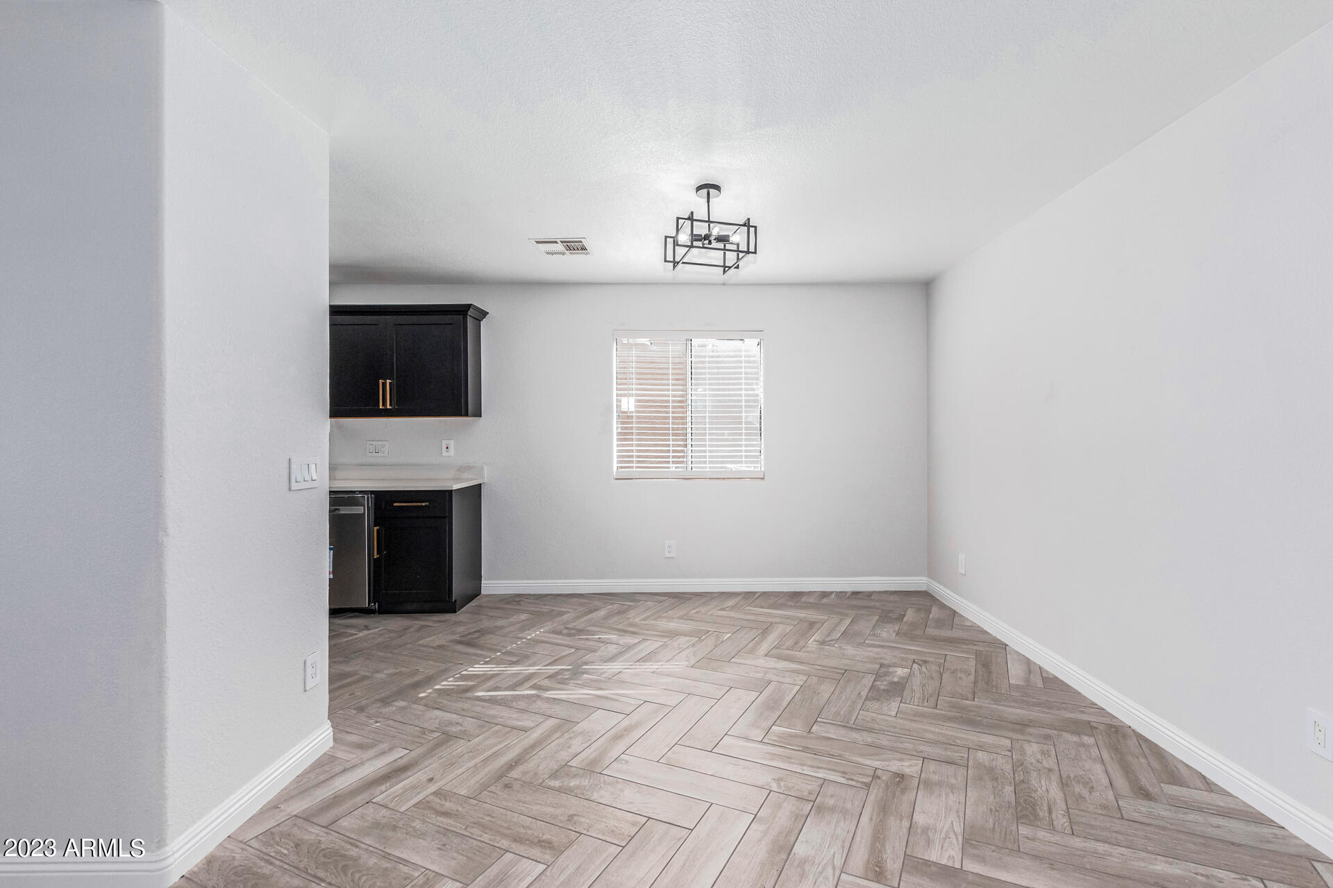 2127 West Roeser Road Phoenix, AZ 85041 - Photo 9 of 27 09 - Roeser 2127