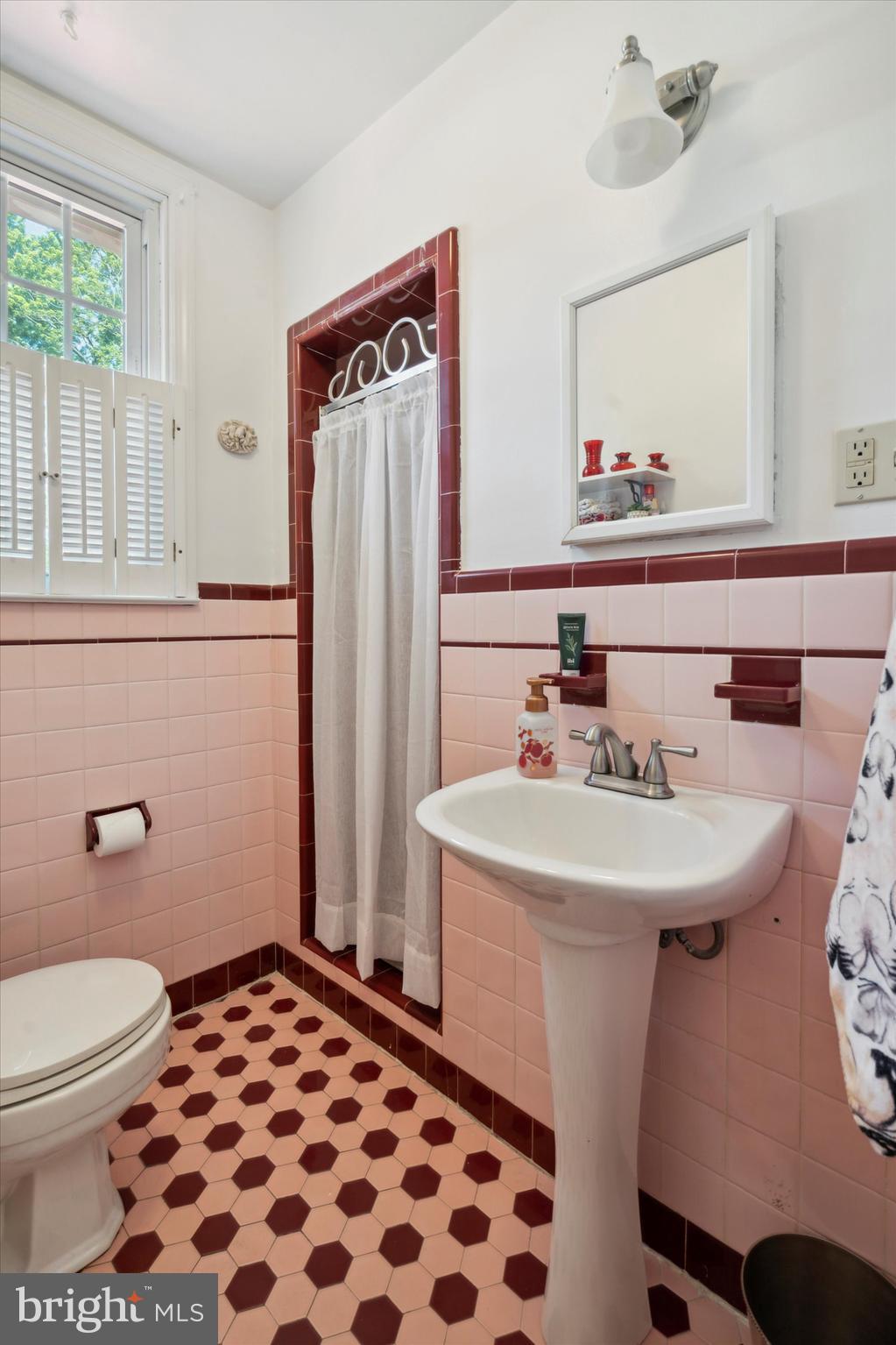120 Golf Hills Road Havertown, PA 19083 - Photo 19 of 24