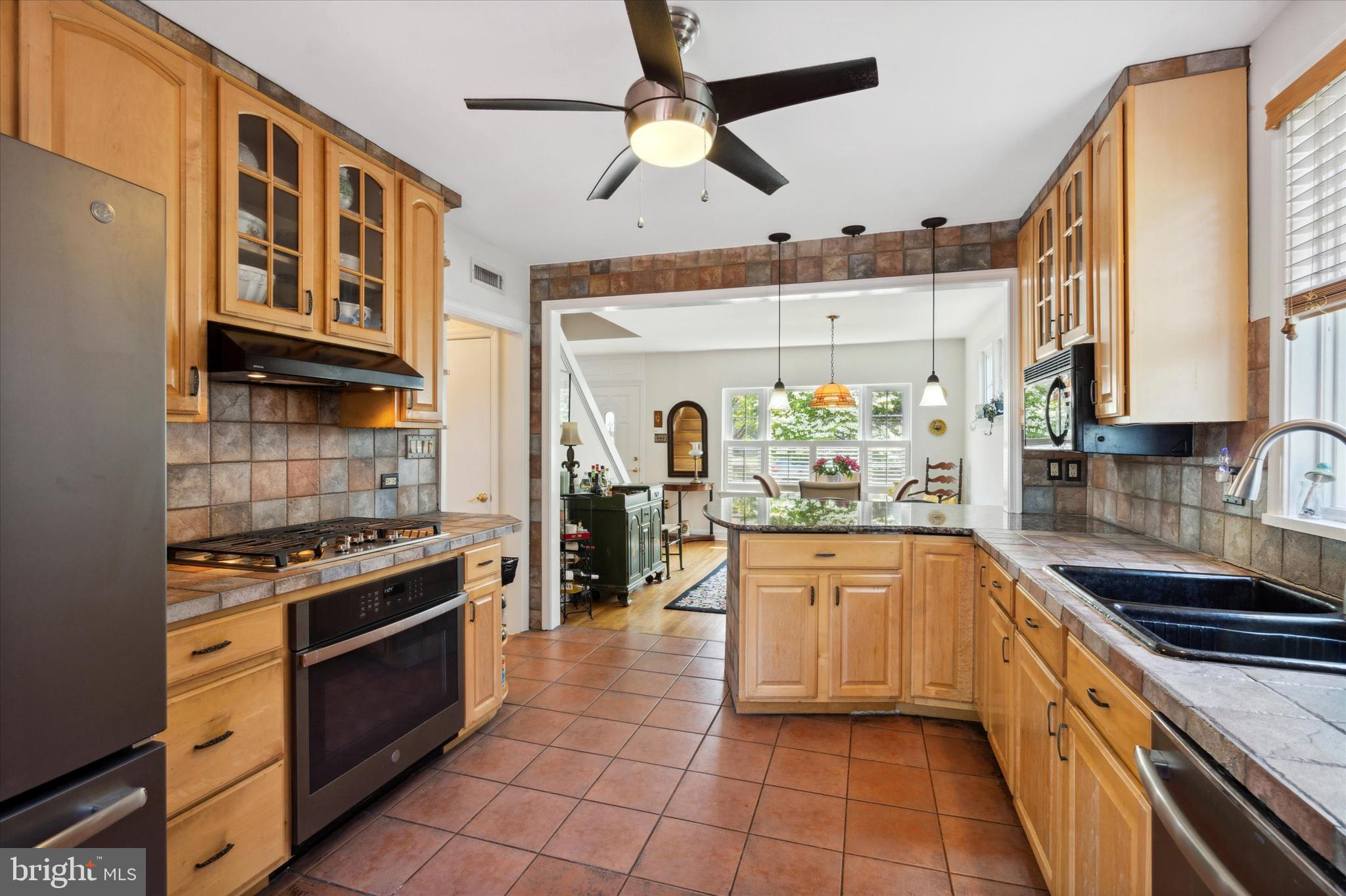 120 Golf Hills Road Havertown, PA 19083 - Photo 3 of 24