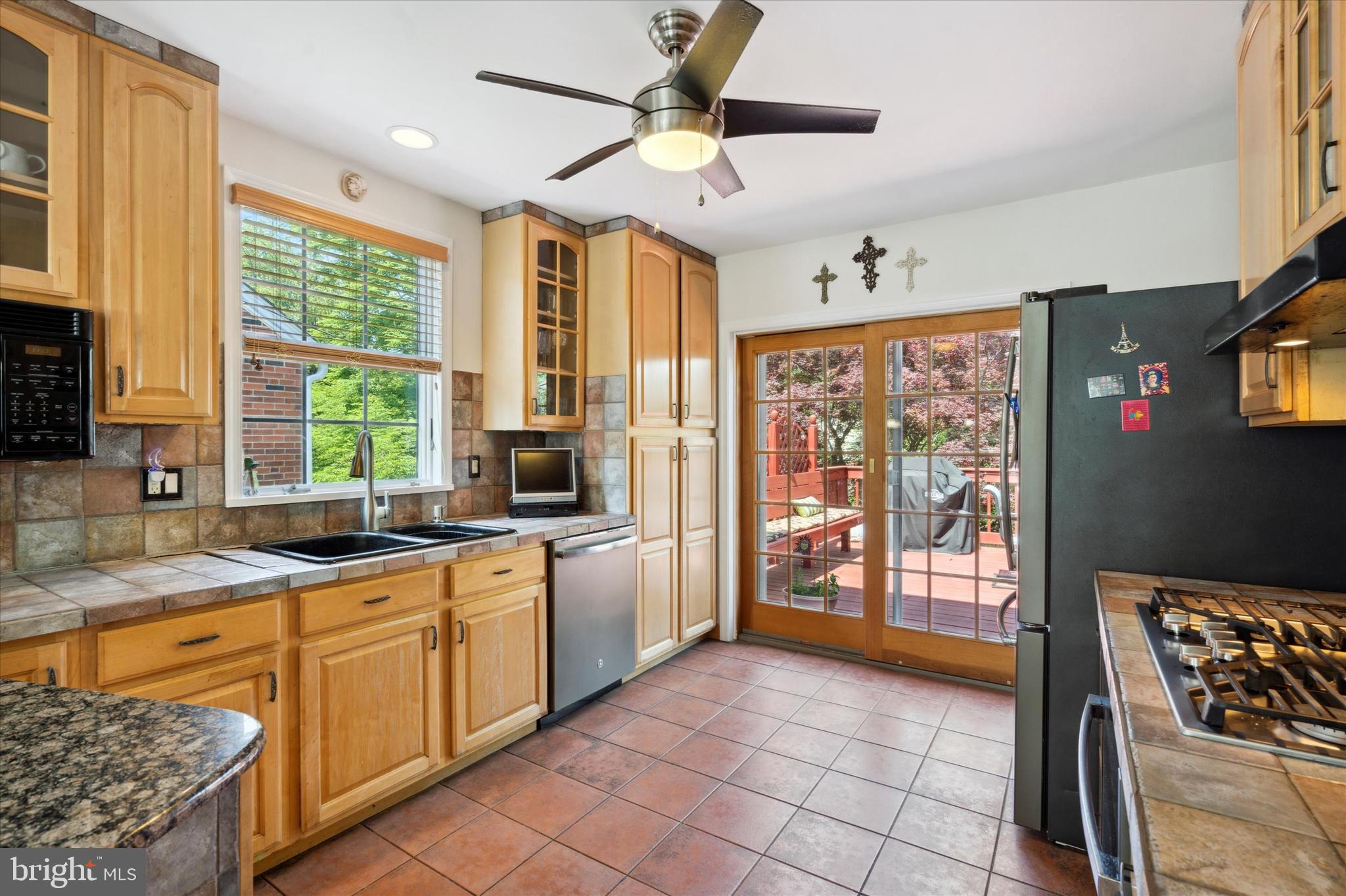 120 Golf Hills Road Havertown, PA 19083 - Photo 4 of 24