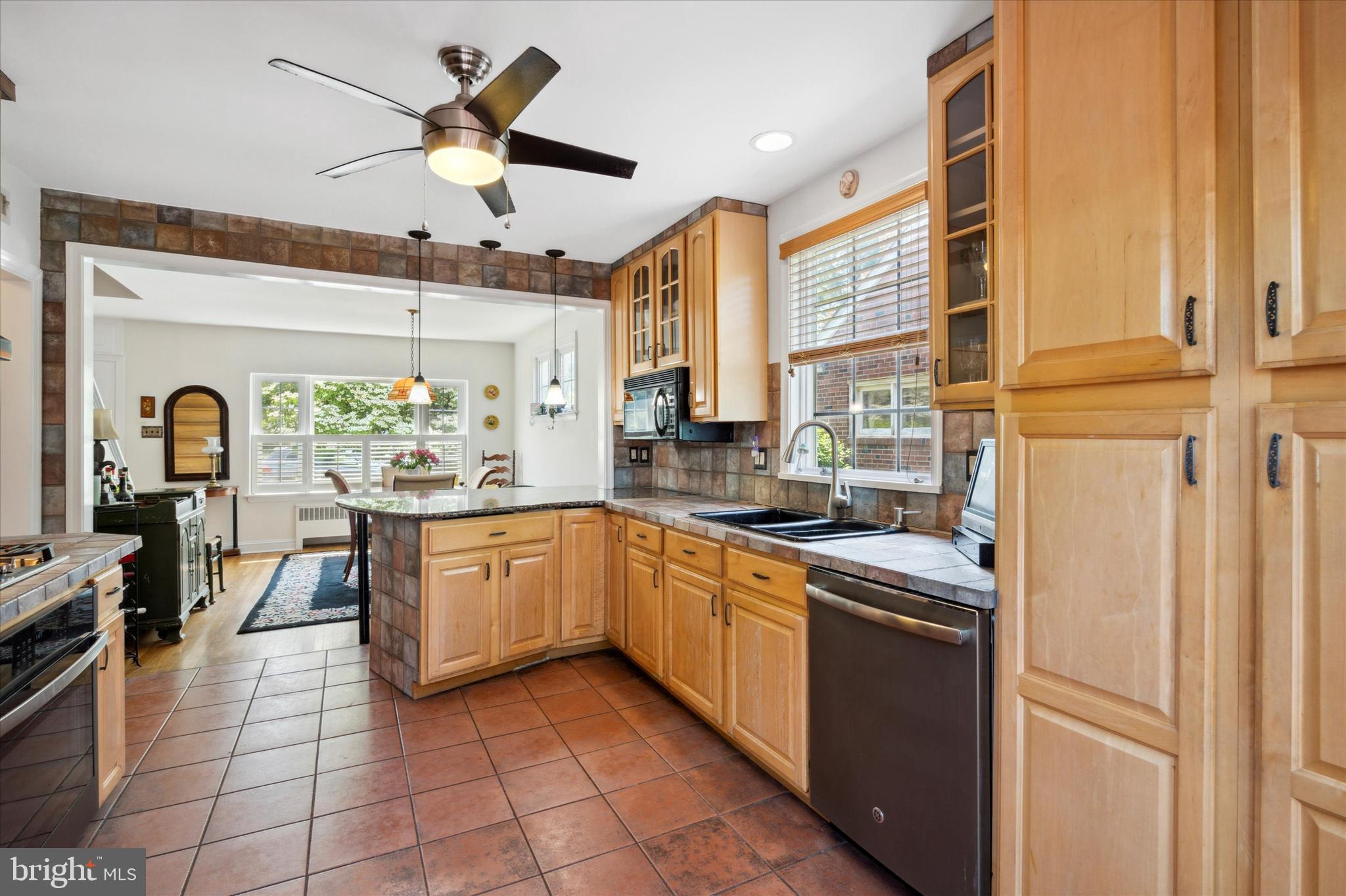 120 Golf Hills Road Havertown, PA 19083 - Photo 5 of 24