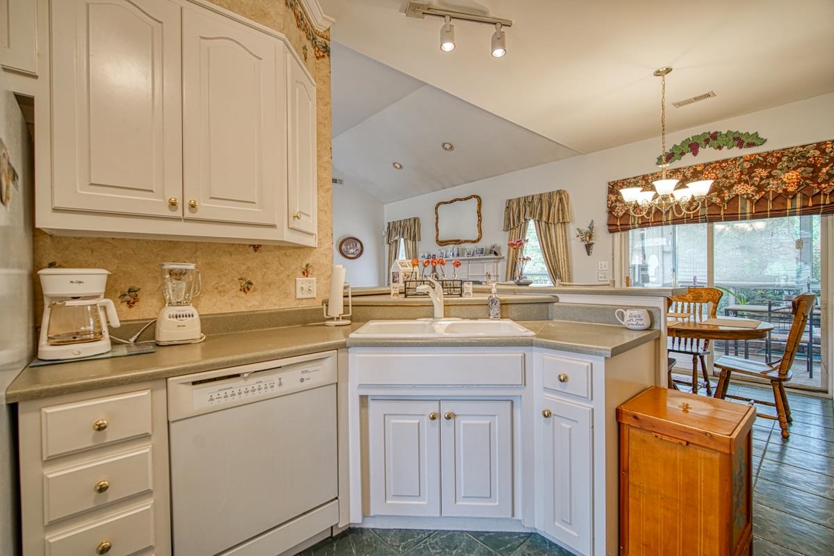 356 Labhar Court Boiling Springs, SC 29316 - Photo 13 of 33 Gallery Image 13