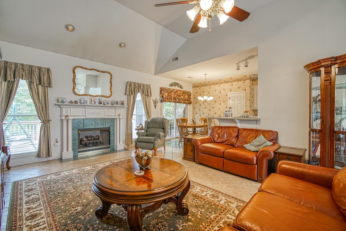 356 Labhar Court Boiling Springs, SC 29316 - Photo 4 of 33 Gallery Image 4