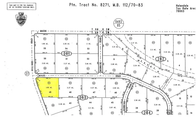 a picture of a book shelf