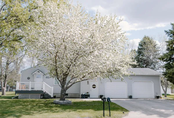 $180,000 | 410 2nd Street Northeast, Hankinson, ND 58041
