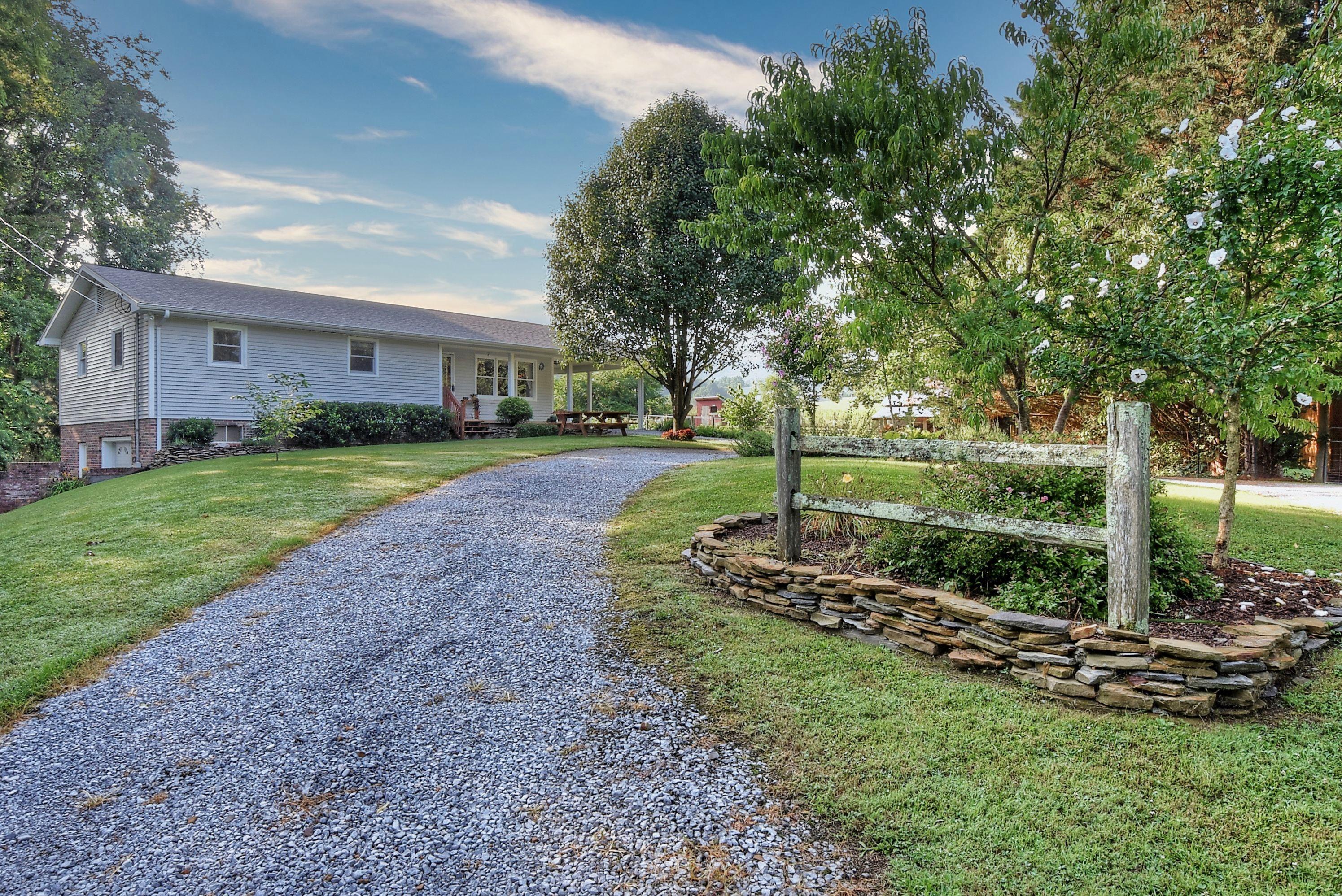 367 Toll Branch Road Johnson City, TN 37601 - Photo 8 of 55 DSC_0001_2_3