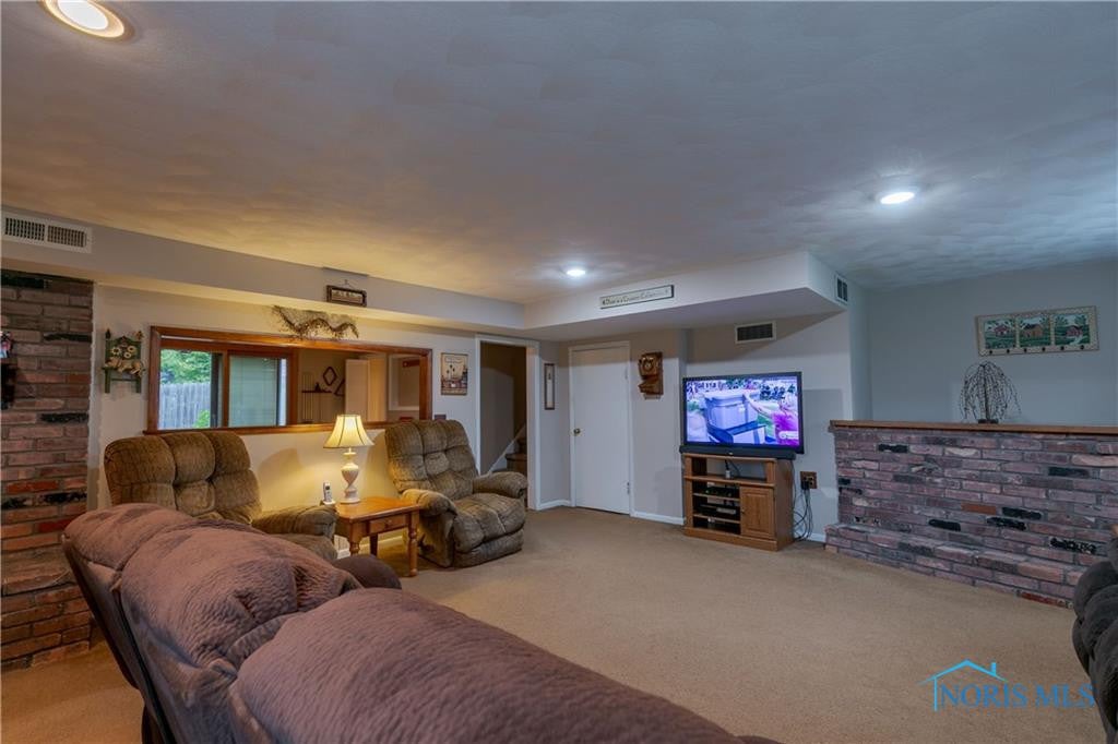 5627 East Rowland Road Toledo, OH 43613 - Photo 16 of 28 Gallery Image 16