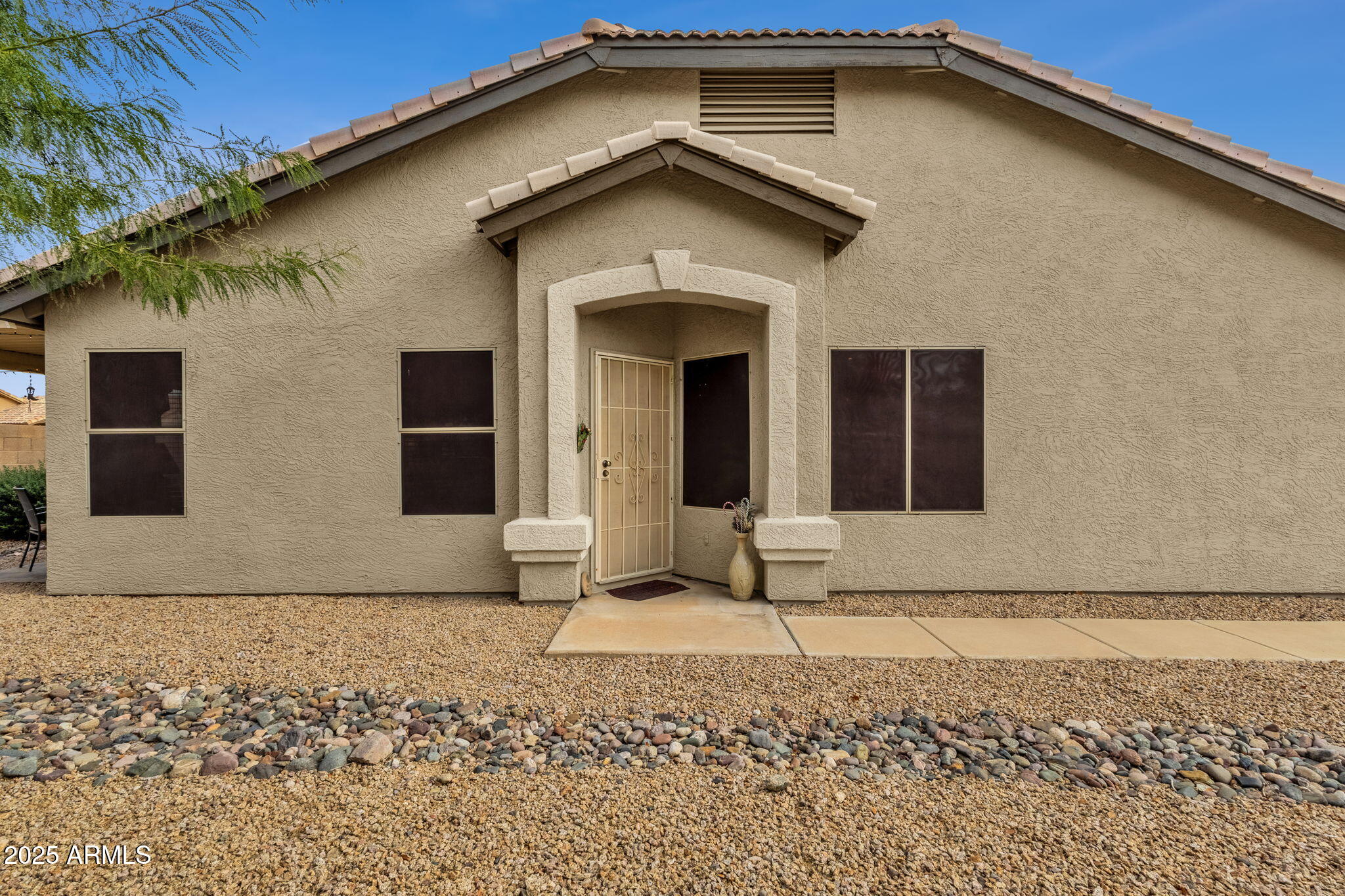 10408 West Burnett Road Peoria, AZ 85382 - Photo 8 of 30 a front view of a house