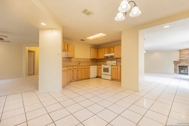 $1,725 | 9707 Alisa Brooke, San Antonio, TX 78254