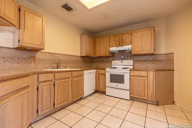 $1,725 | 9707 Alisa Brooke, San Antonio, TX 78254