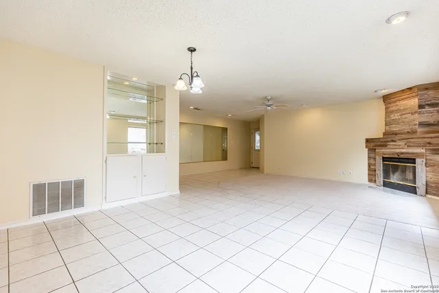 $1,725 | 9707 Alisa Brooke, San Antonio, TX 78254