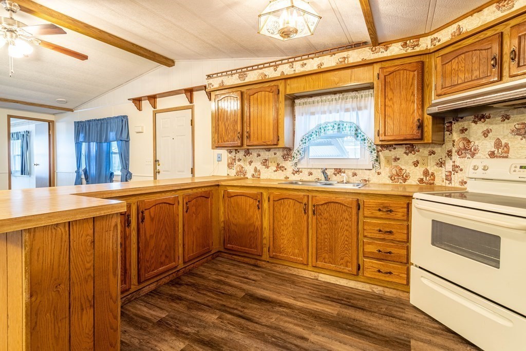 4 Cabot Road Winchendon, MA 01475 - Photo 5 of 18 Gallery Image 5