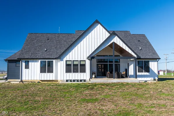 $750,000 | 6661 West 100 North, Greenfield, IN 46140