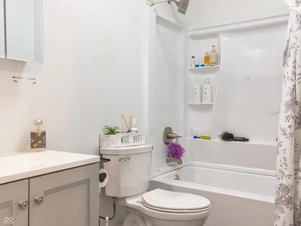 $750,000 | 6661 West 100 North, Greenfield, IN 46140