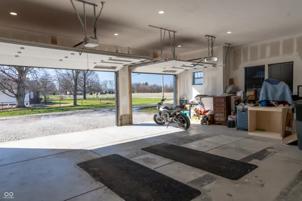 $750,000 | 6661 West 100 North, Greenfield, IN 46140