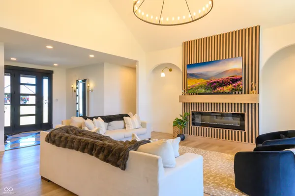 $750,000 | 6661 West 100 North, Greenfield, IN 46140