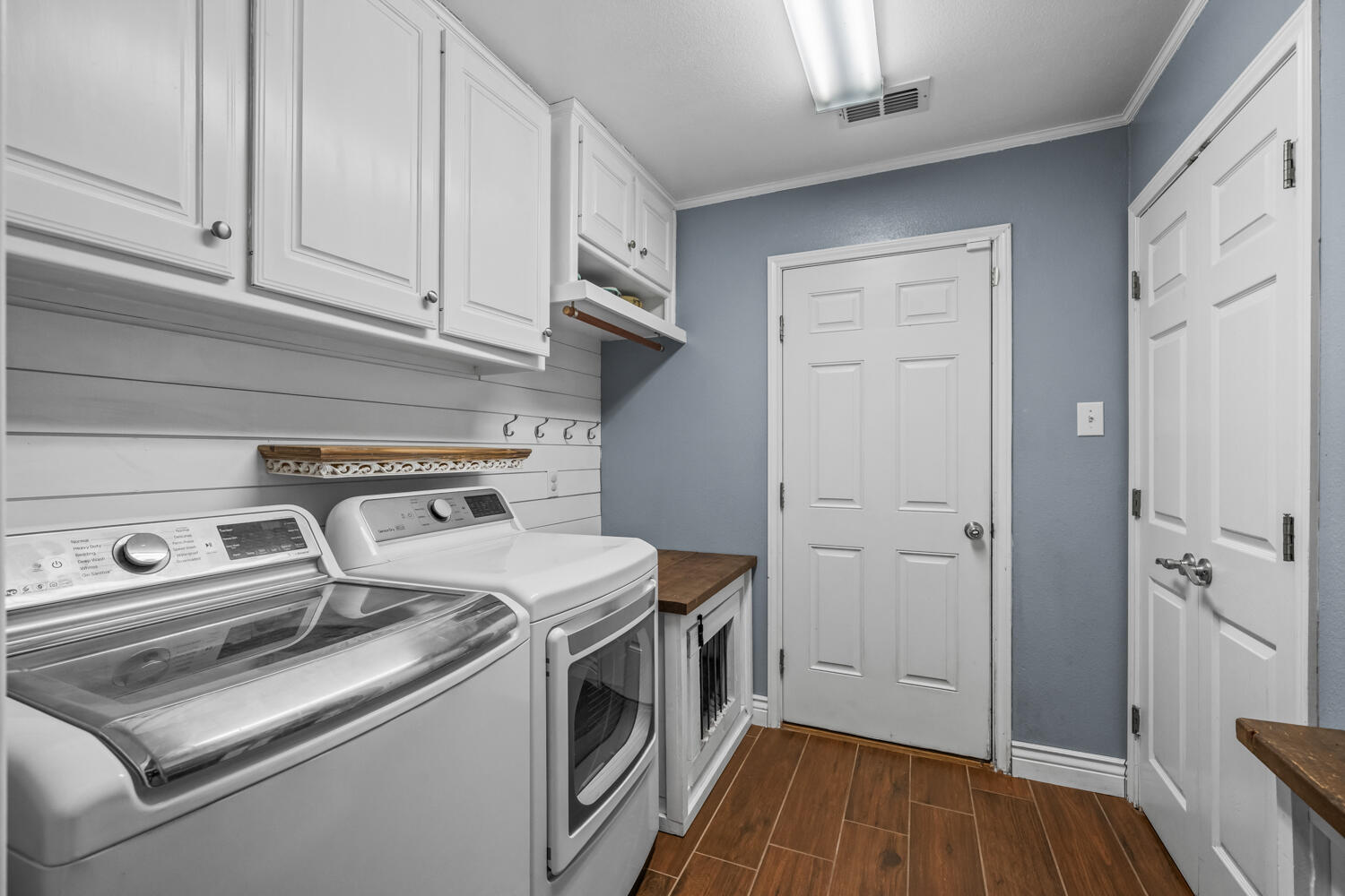 2605 Madison Street Lubbock, TX 79415 - Photo 21 of 23 a utility room with dryer and washer