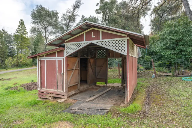 $465,000 | 15799 Nauvoo Trail, Redding, CA 96001