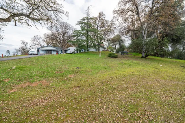 $465,000 | 15799 Nauvoo Trail, Redding, CA 96001