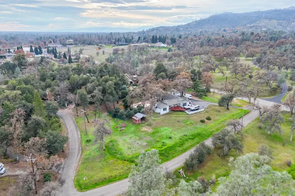 $455,000 | 15799 Nauvoo Trail, Redding, CA 96001