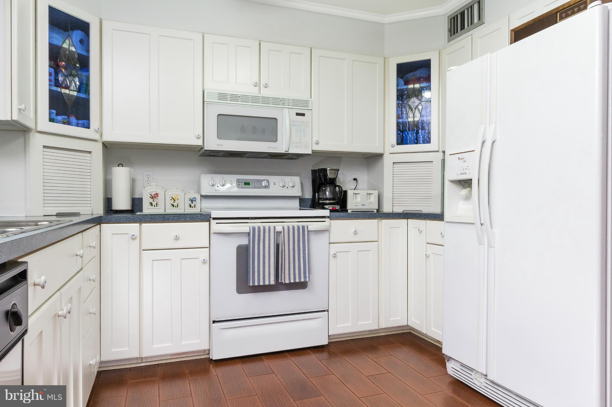24304 Hanson Road Gaithersburg, MD 20882 - Photo 5 of 17 Kitchen